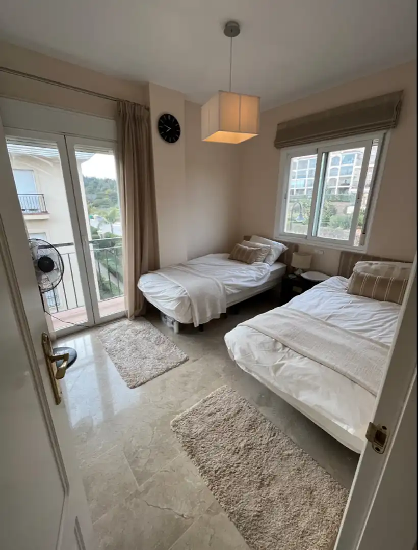Dormitori de Apartament de lloguer en Mijas amb Terrassa i Moblat