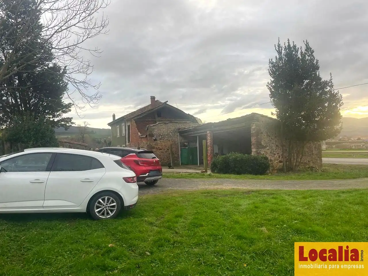 Houses for sale in Torrelavega   with Private garden and Storage room