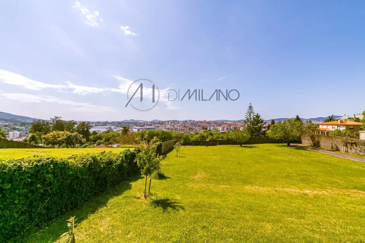 Casa o chalet en venta en Vigo  con Calefacción, Jardín privado y Parquet