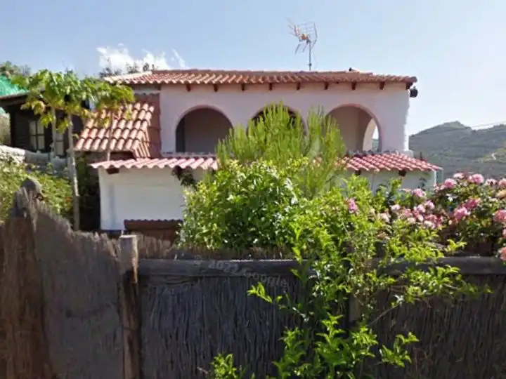 Casa con piscina en venta en Camino vega primero 105