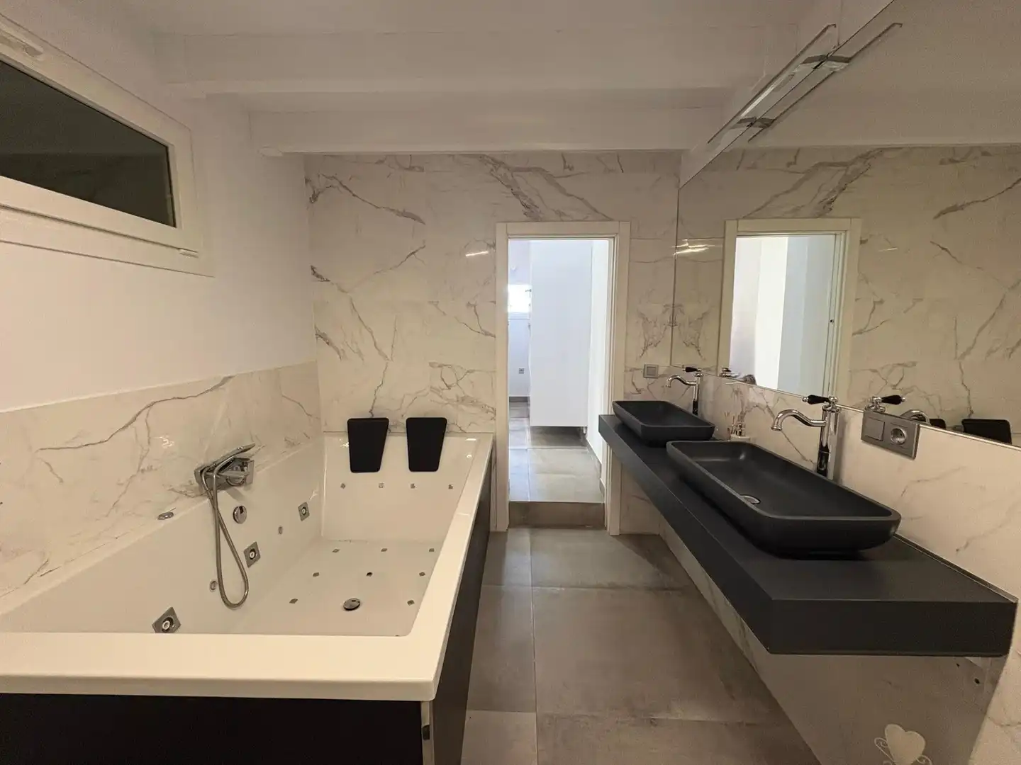 Bany de Casa o xalet en venda en Chiclana de la Frontera amb Aire condicionat, Jardí privat i Traster