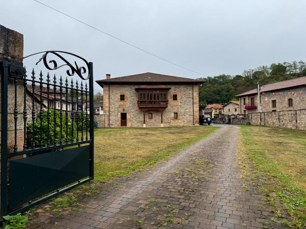 Vista exterior de Casa o chalet en venta en Molledo con Calefacción, Jardín privado y Trastero