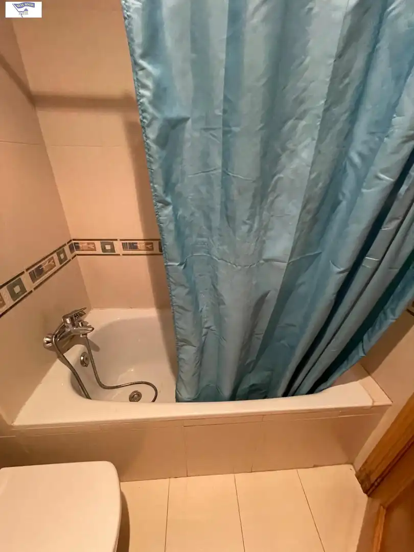 Baño de Apartamento en venta en Albacete con Calefacción, Trastero y Balcón