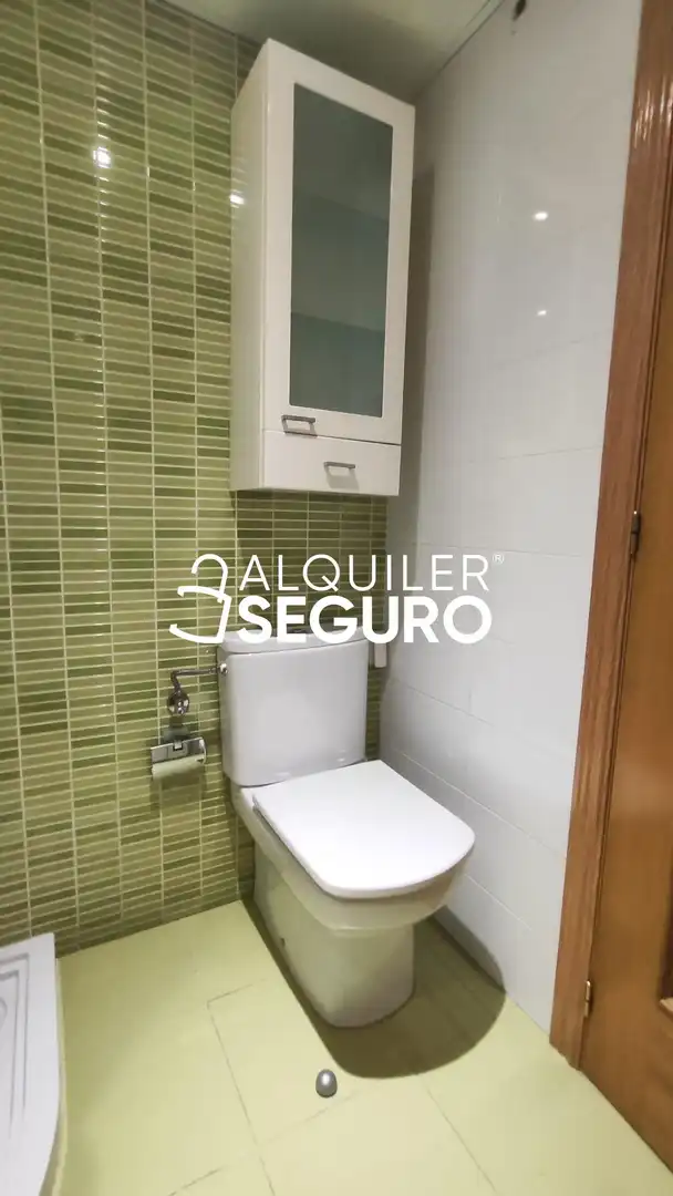 Bany de Pis de lloguer en Torrent amb Aire condicionat, Calefacció i Traster