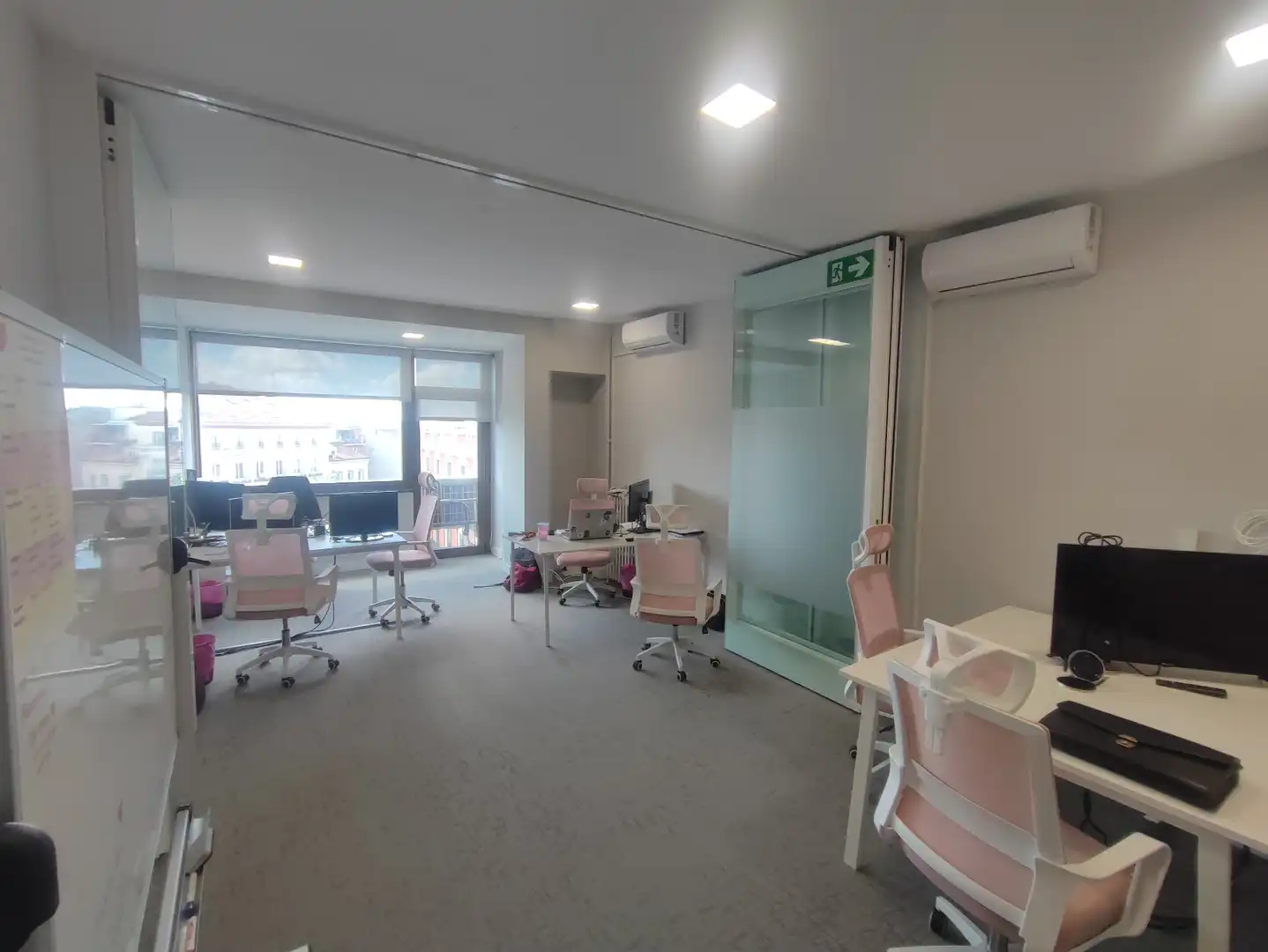 Büro zur Miete in Madrid mit Klimaanlage, Heizung und Möbliert
