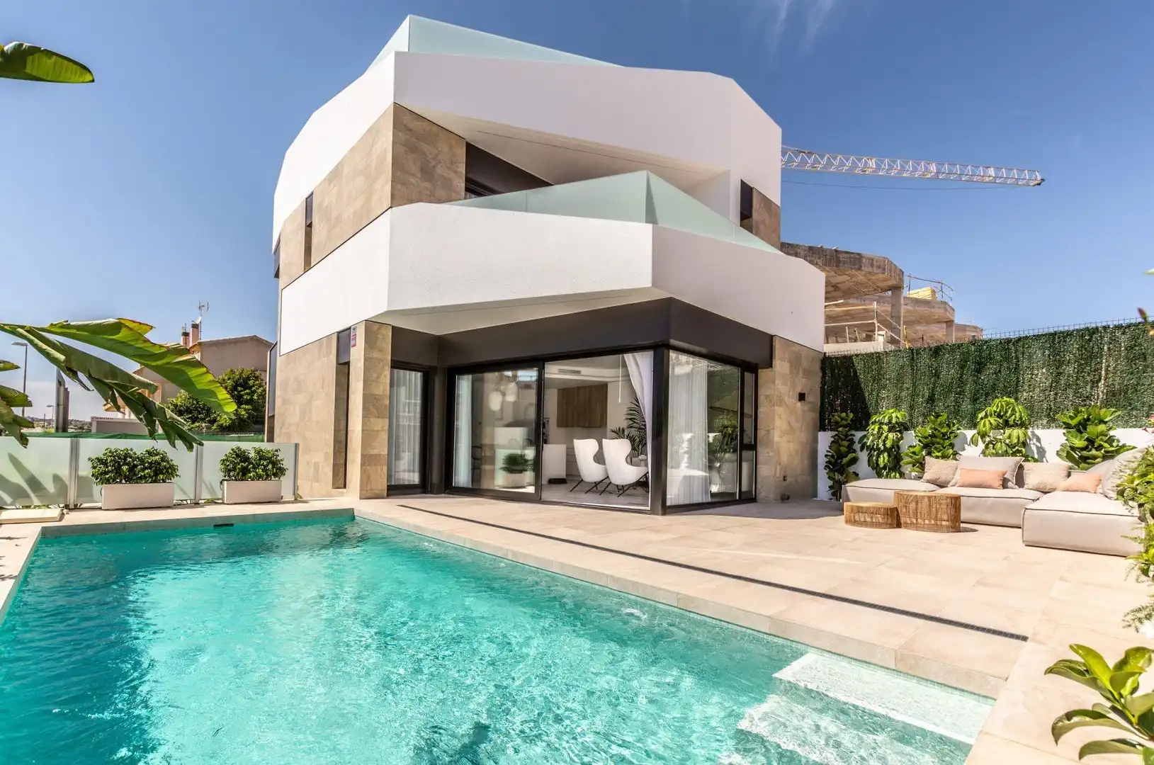Detached house with pool for sale in Orihuela Costa