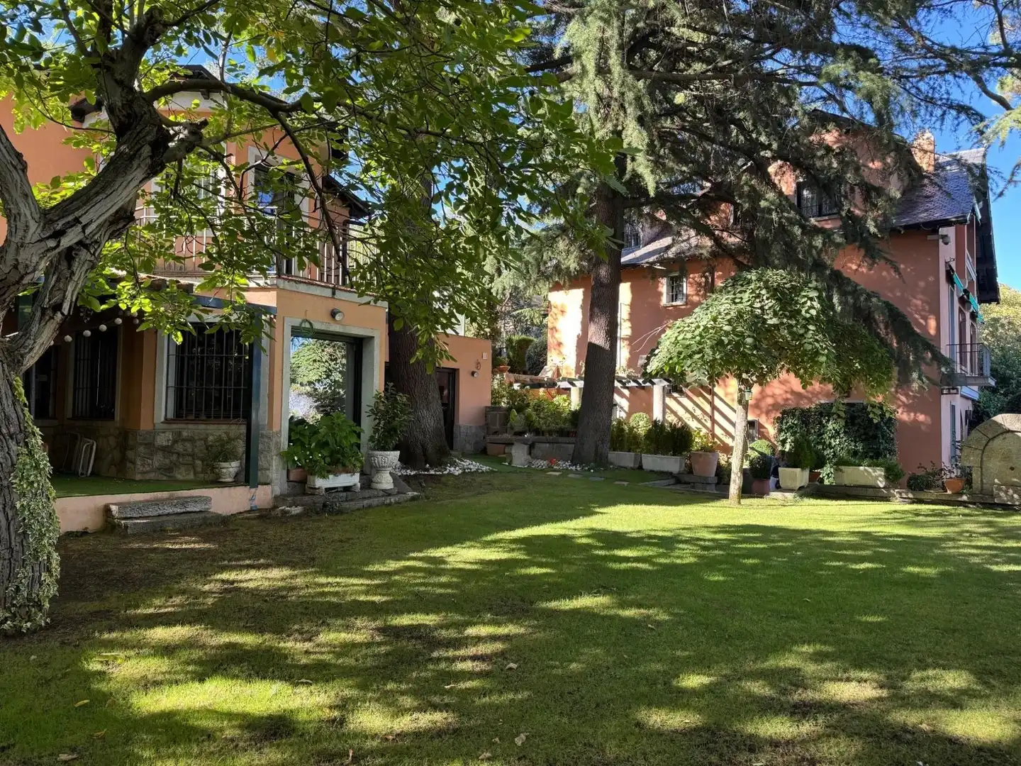 Jardín de Casa o chalet en venta en San Lorenzo de El Escorial con Aire acondicionado, Calefacción y Jardín privado