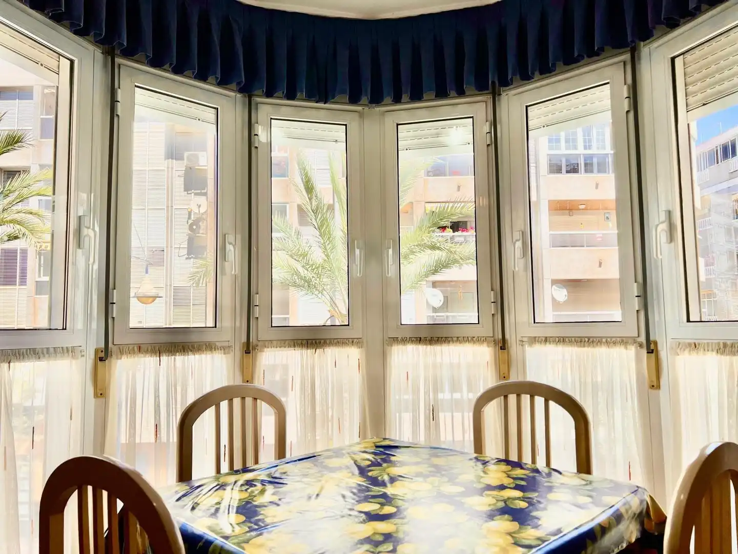 Esszimmer von Wohnungen zum Verkauf in Torrevieja mit Klimaanlage, Heizung und Möbliert