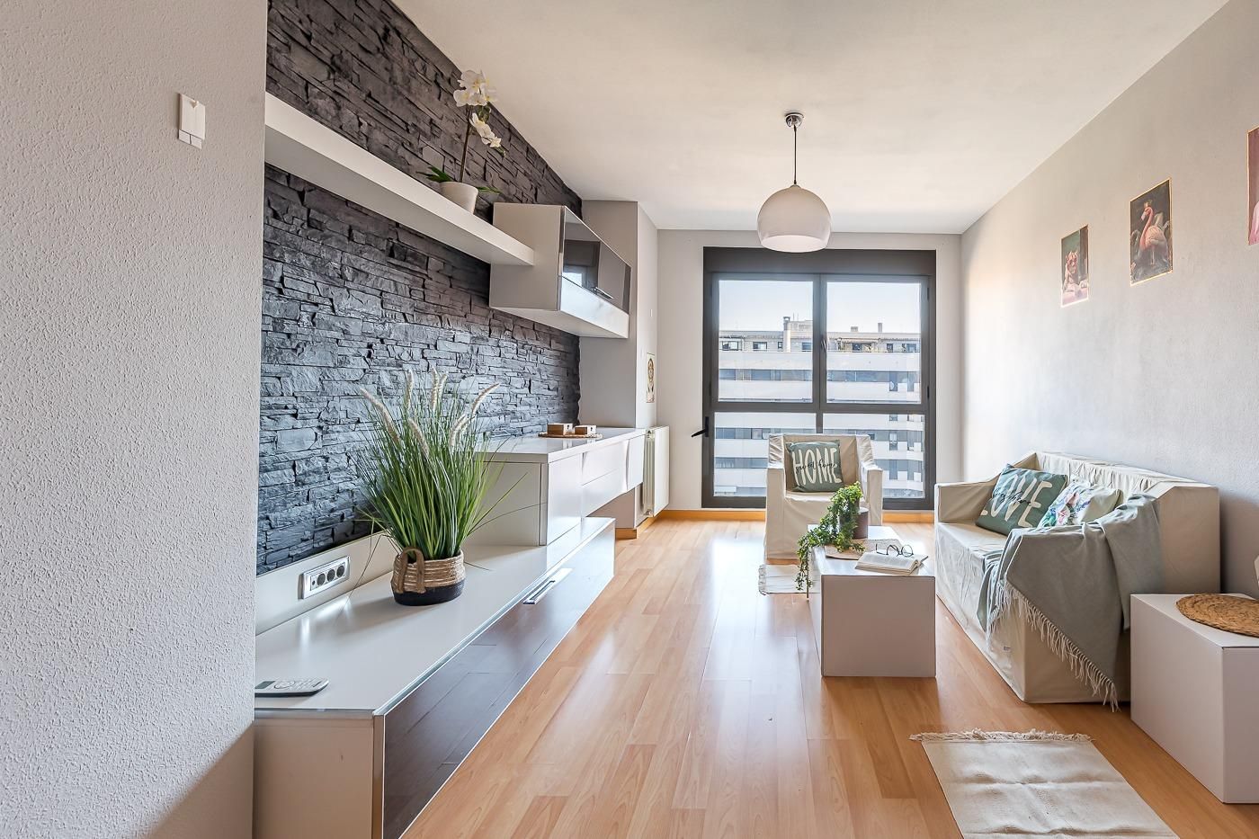Living room of Flat for sale in  Madrid Capital  with Air Conditioner, Heating and Storage room