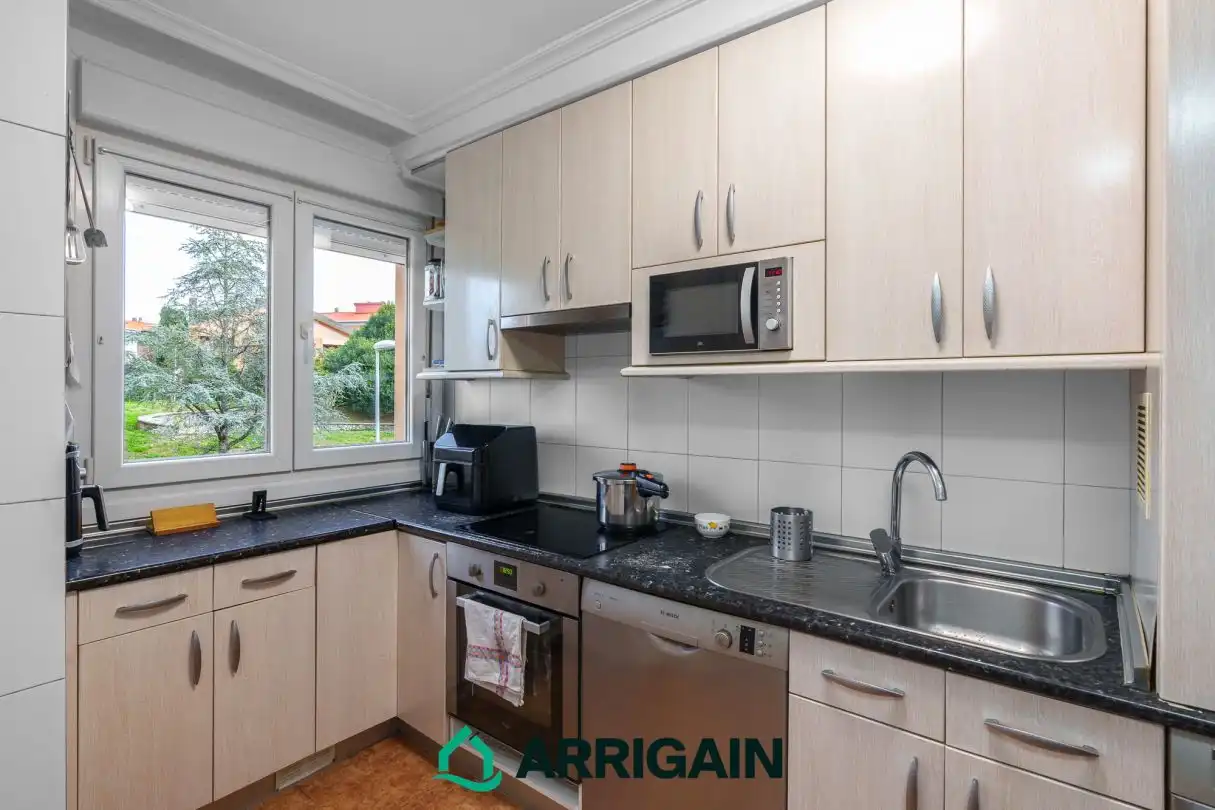 Cocina de Piso en venta en Donostia - San Sebastián  con Calefacción, Trastero y Balcón