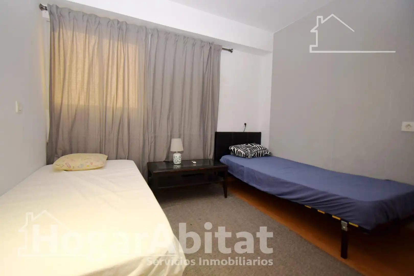 Habitación de Ático en venta en Catarroja con Terraza, Trastero y Balcón