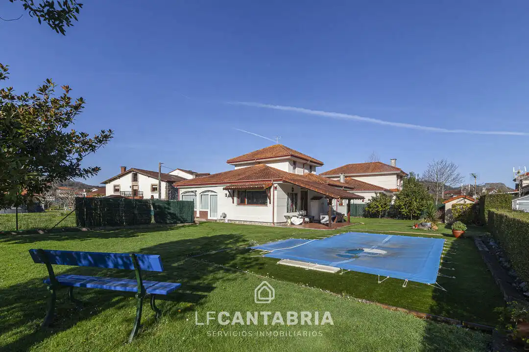 Vista exterior de Casa o chalet en venta en Liendo con Calefacción, Jardín privado y Piscina