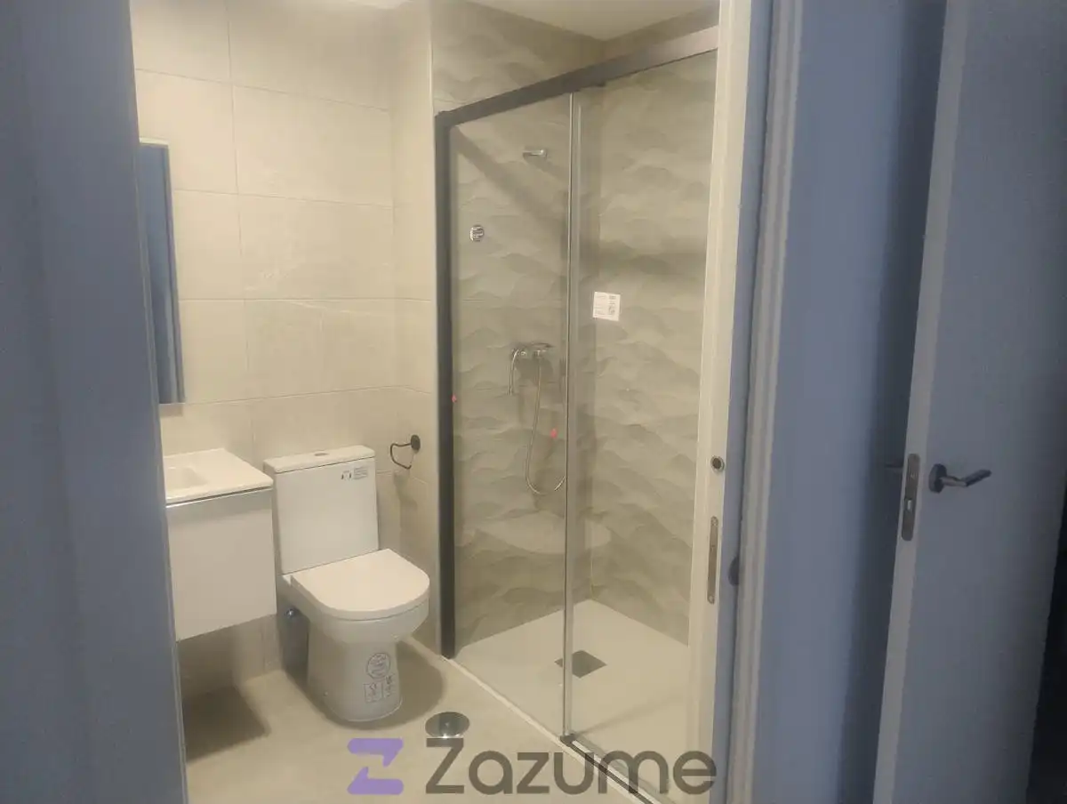 Baño de Piso de alquiler en Cáceres con Aire acondicionado, Calefacción y Parquet