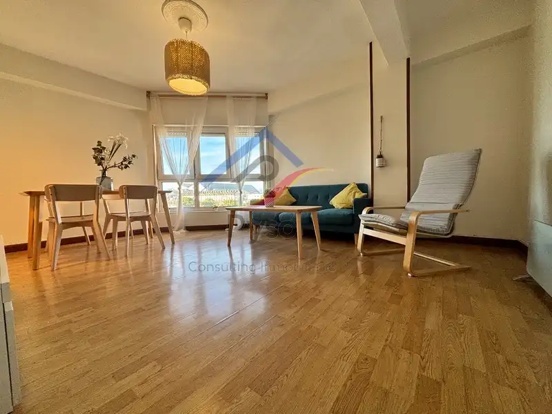 Flat with terrace to rent in Calle Marqués de la Hermida