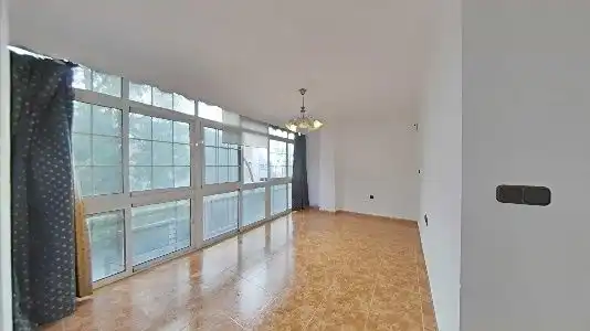 Habitación de Apartamento en venta en Málaga con Alarma