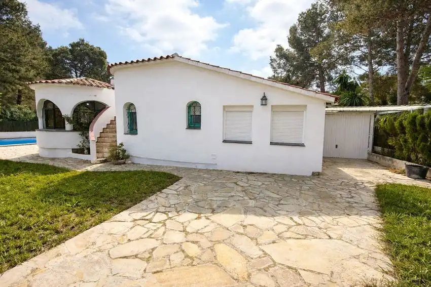 Vista exterior de Casa o chalet en venta en L'Ametlla de Mar  con Trastero y Piscina