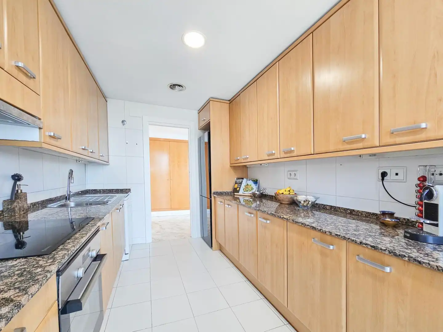 Küche von Wohnung zum Verkauf in Barcelona mit Klimaanlage, Heizung und Balkon