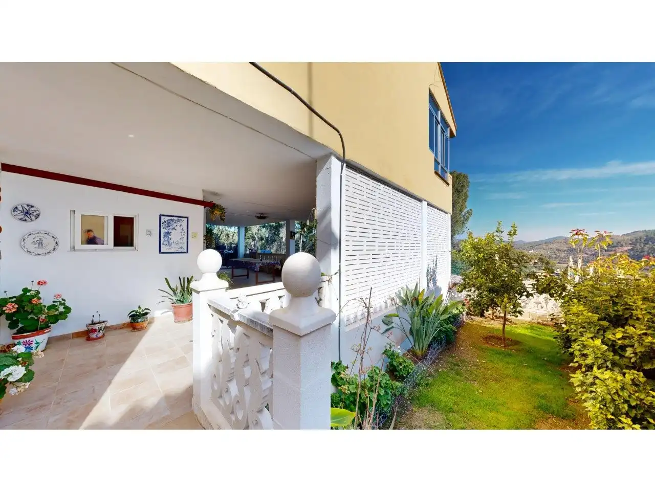 Vista exterior de Casa o xalet en venda en Gilet amb Aire condicionat, Jardí privat i Terrassa