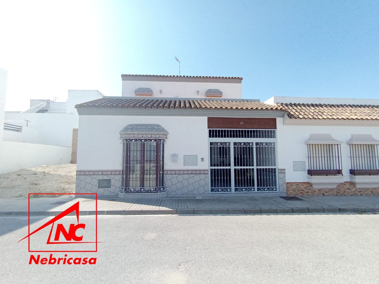 Exterior view of House or chalet for sale in El Cuervo de Sevilla  with Air Conditioner and Furnished