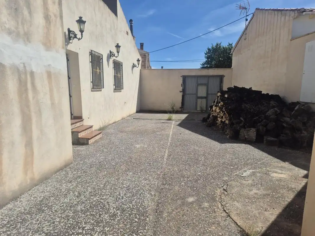 Aparcament de Casa o xalet en venda en Villanueva de las Torres amb Aire condicionat, Calefacció i Terrassa