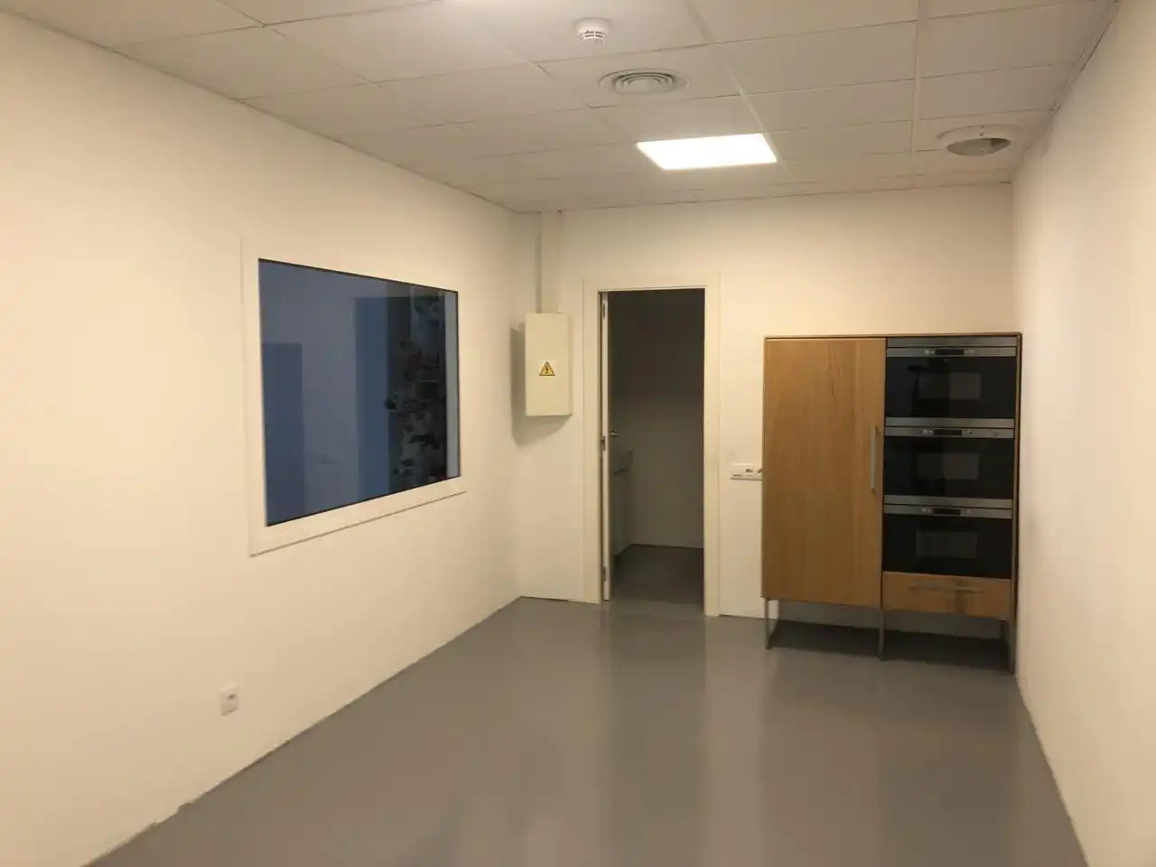 Nave industrial de alquiler en Barcelona con Calefacción y Alarma