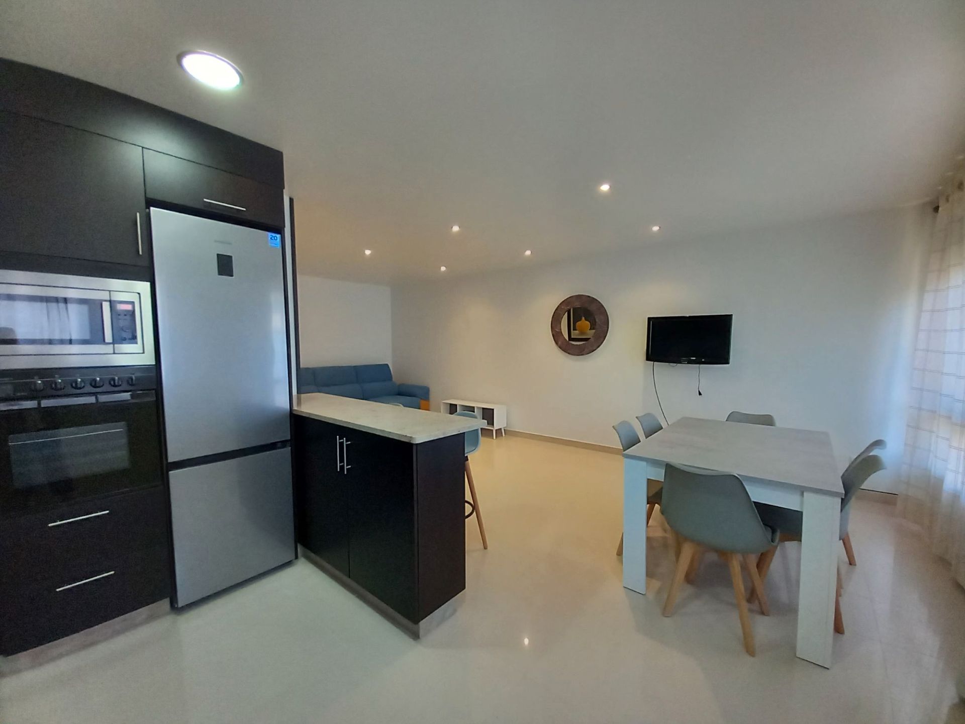 Cocina de Piso en venta en Ribeira con Amueblado, Horno y Lavadora