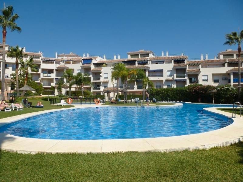 Vista exterior de Apartament en venda en Marbella amb Aire condicionat, Terrassa i Traster