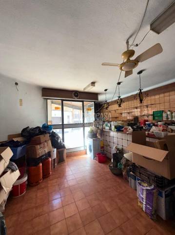 Local comercial en Venta en Canyelles