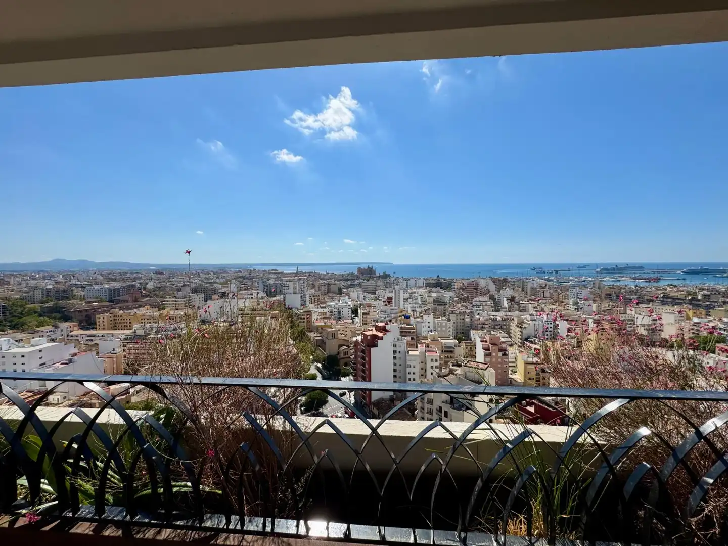 Exterior view of Flat for sale in  Palma de Mallorca  with Air Conditioner, Heating and Terrace