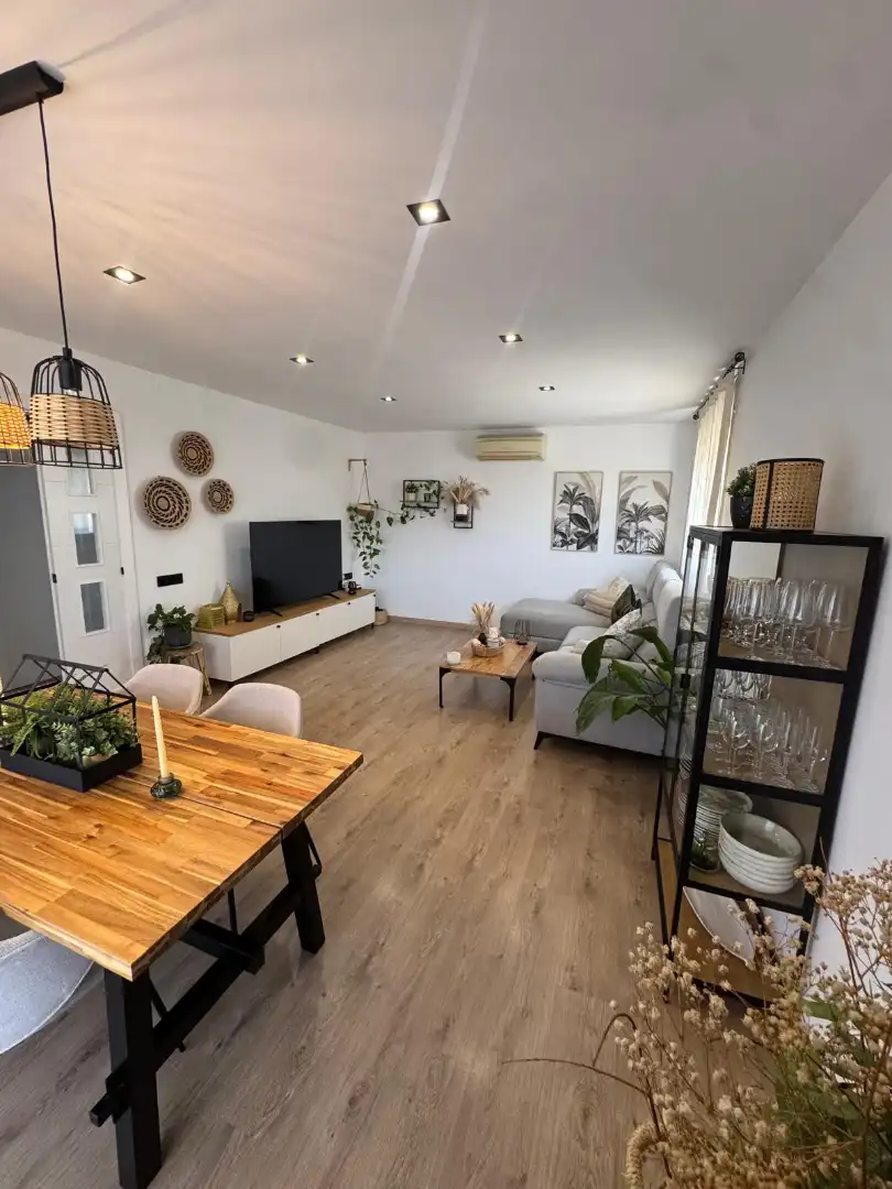 Sala de estar de Casa o chalet en venta en Abrera con Aire acondicionado, Jardín privado y Parquet