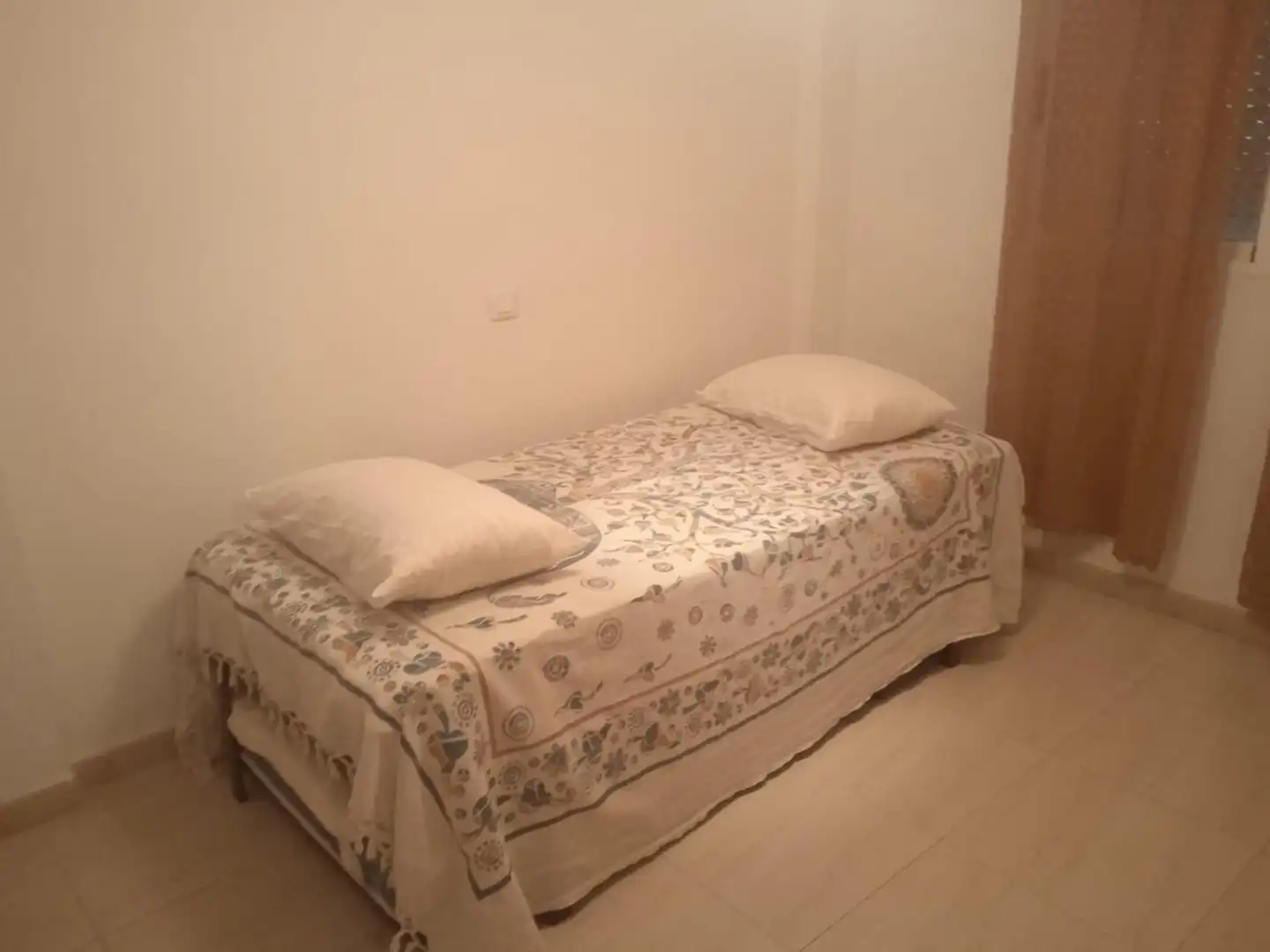 Habitación de Piso de alquiler en Alicante / Alacant con Terraza, Balcón y Piscina comunitaria