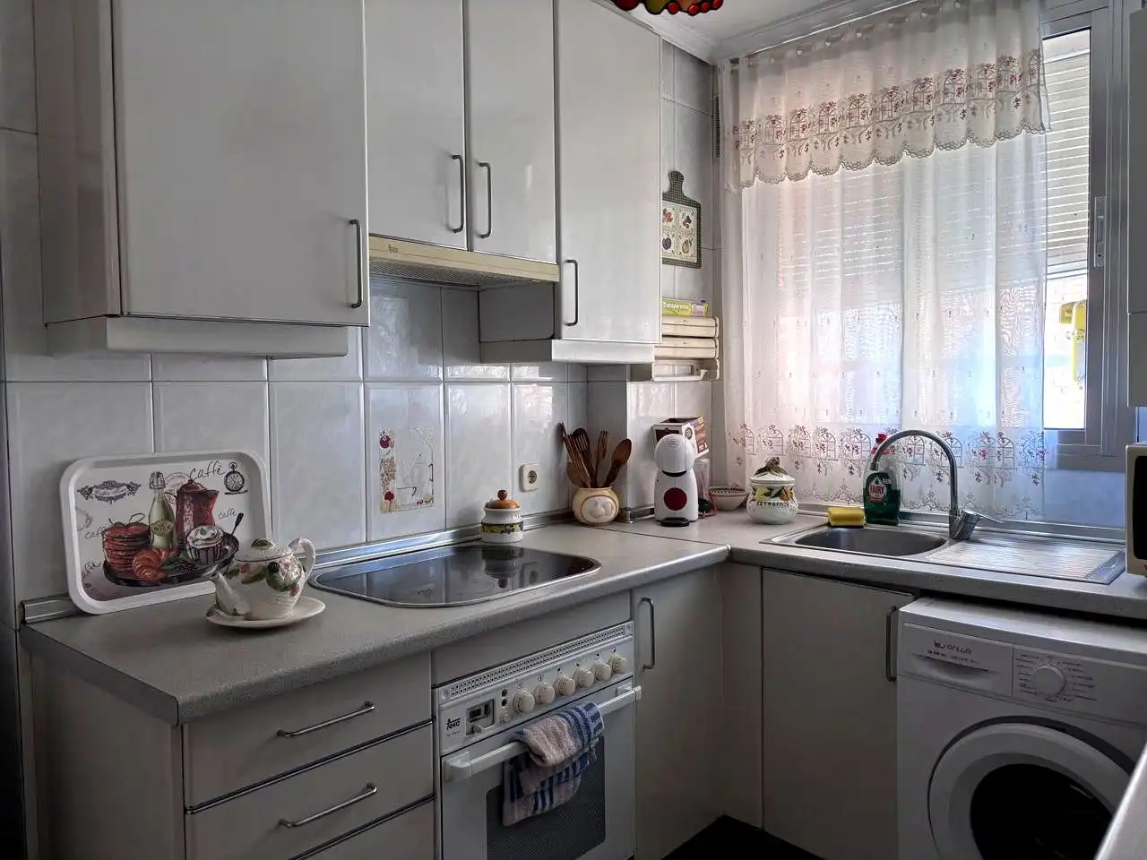 Kitchen of Flat for sale in Madrid  with Heating, Furnished and Alarm