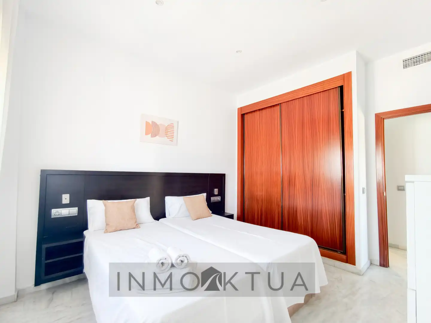Habitación de Piso en venta en Bormujos con Aire acondicionado, Terraza y Amueblado