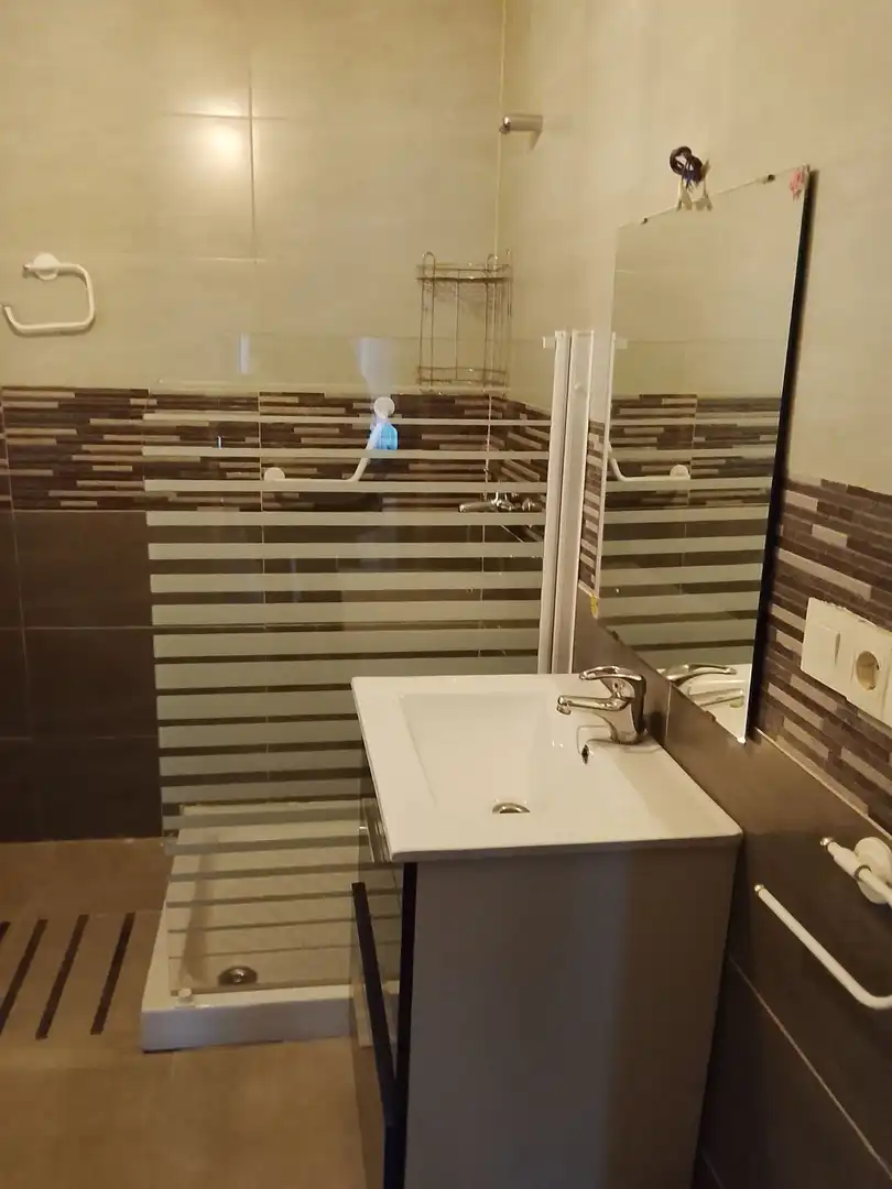 Bathroom of Houses for sale in Candeleda