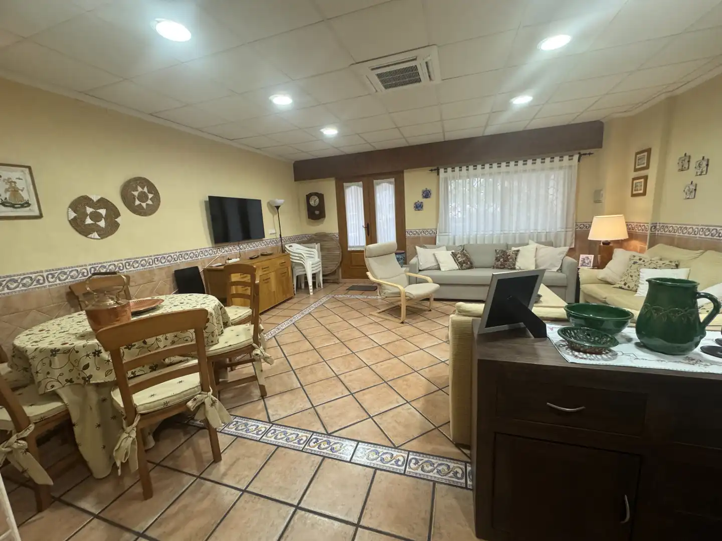 Sala d'estar de Pis en venda en Santa Pola amb Aire condicionat, Calefacció i Jardí privat
