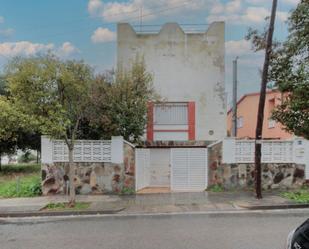 Exterior view of House or chalet for sale in Barberà del Vallès