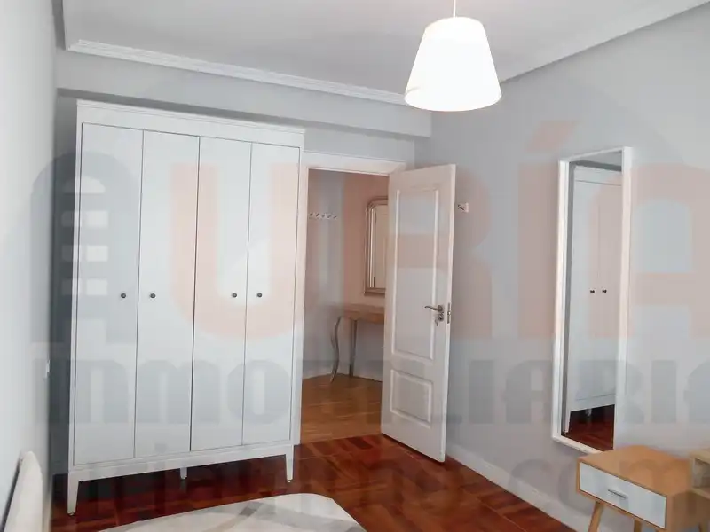 Schlafzimmer von Wohnung zur Miete in Oviedo  mit Heizung, Terrasse und Möbliert