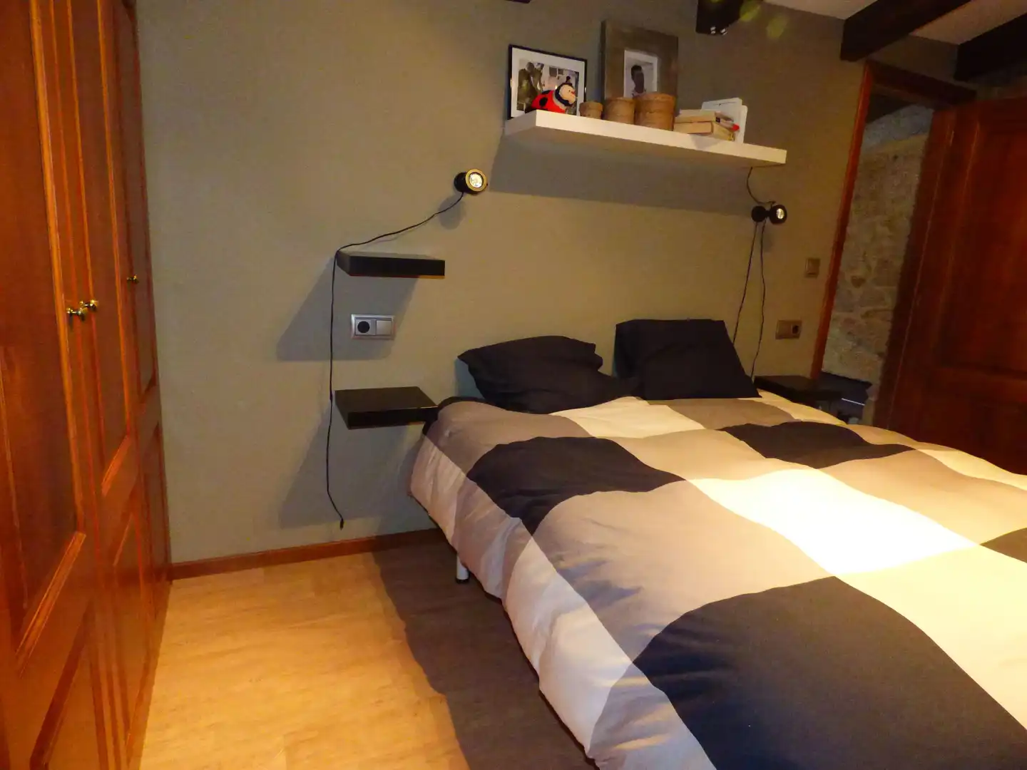 Schlafzimmer von Haus oder Chalet zum Verkauf in As Neves   mit Privatgarten, Terrasse und Ofen