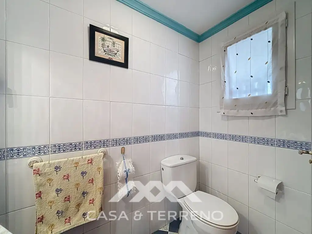 Bany de Casa adosada en venda en Vélez-Málaga amb Aire condicionat, Piscina i Microones