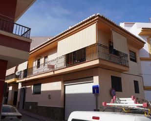 Vista exterior de Casa adosada en venda en Motril amb Terrassa