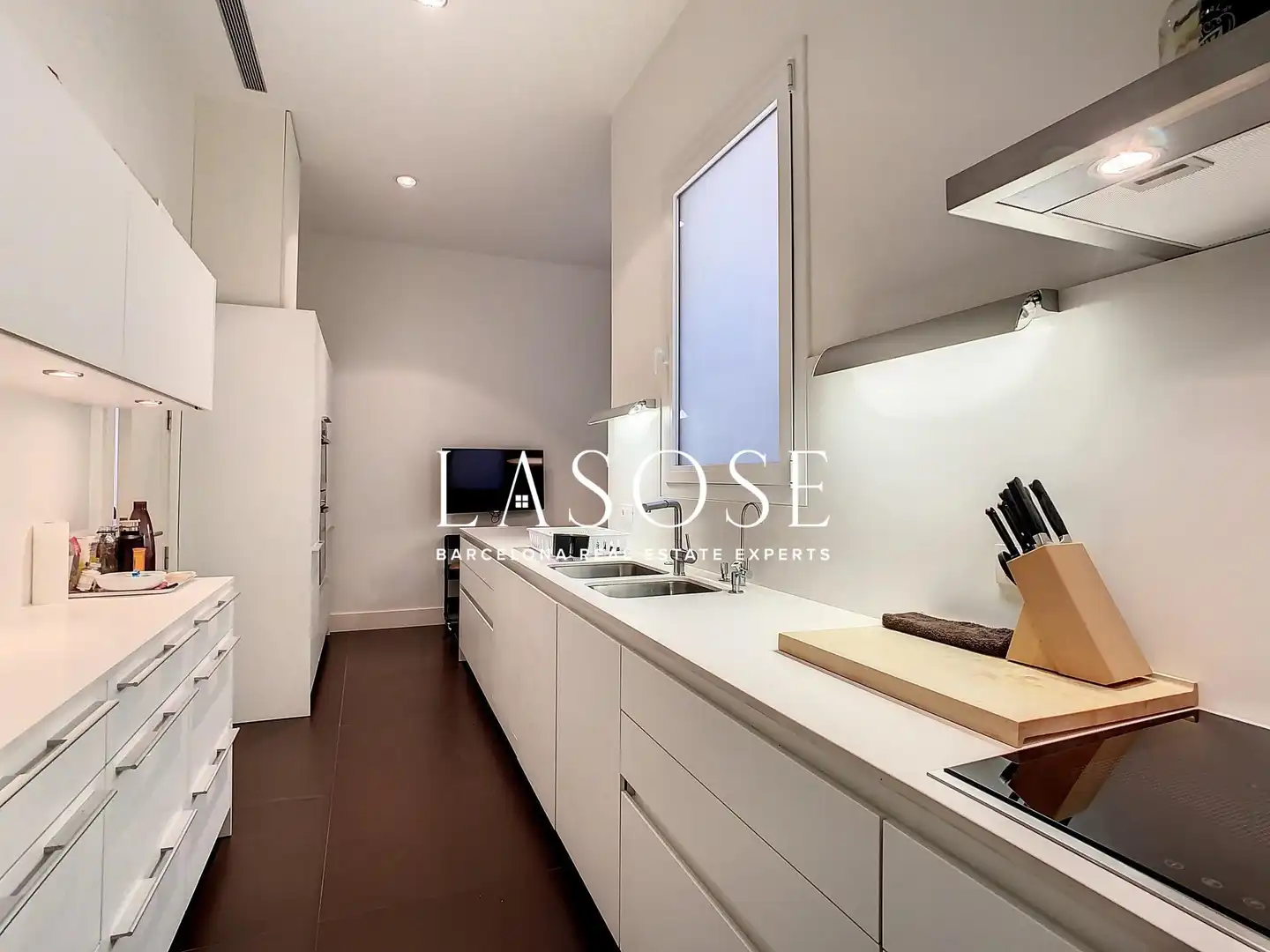 Cuina de Apartament de lloguer en Barcelona amb Aire condicionat, Parquet i Balcó