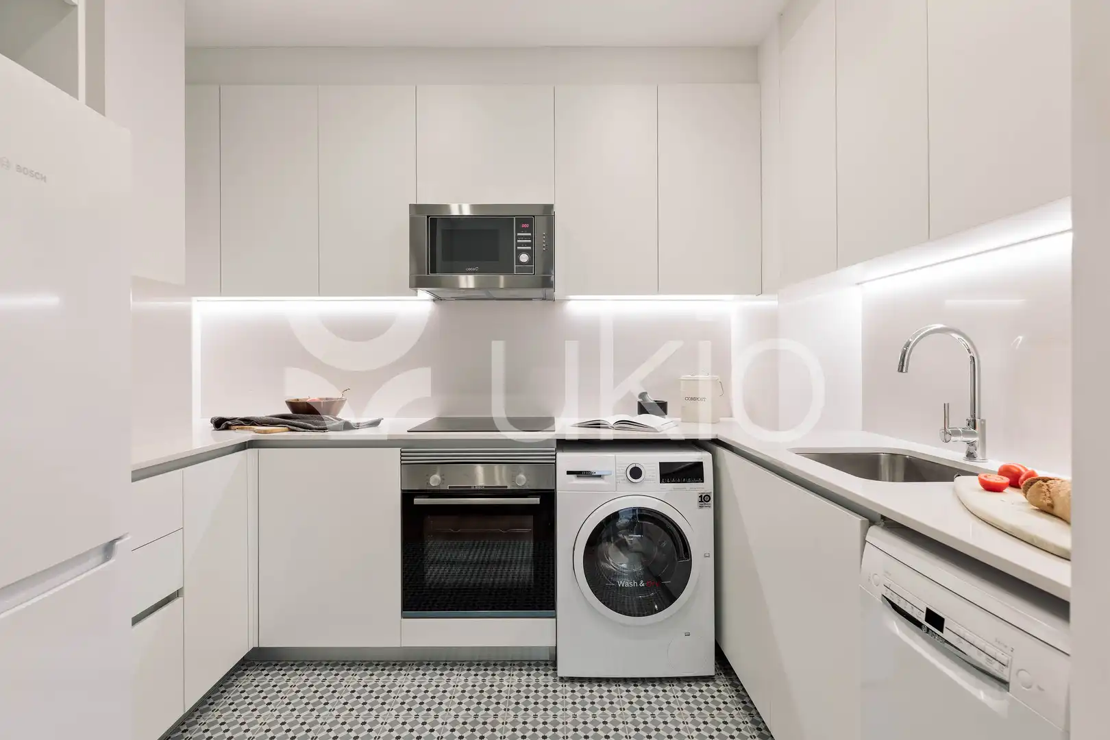 Cocina de Apartamento de alquiler en Barcelona con Aire acondicionado, Calefacción y Amueblado