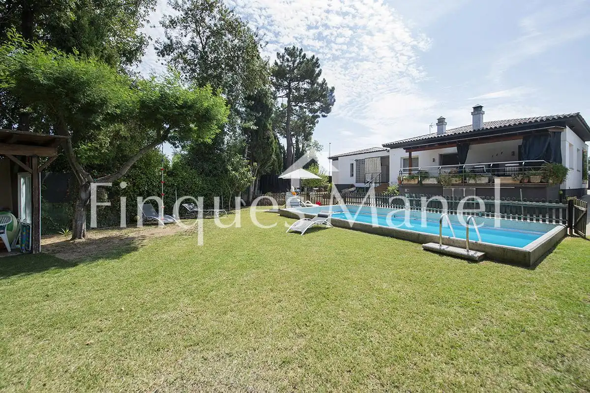 Houses for sale in Carreteta de Banyoles, Fontcoberta