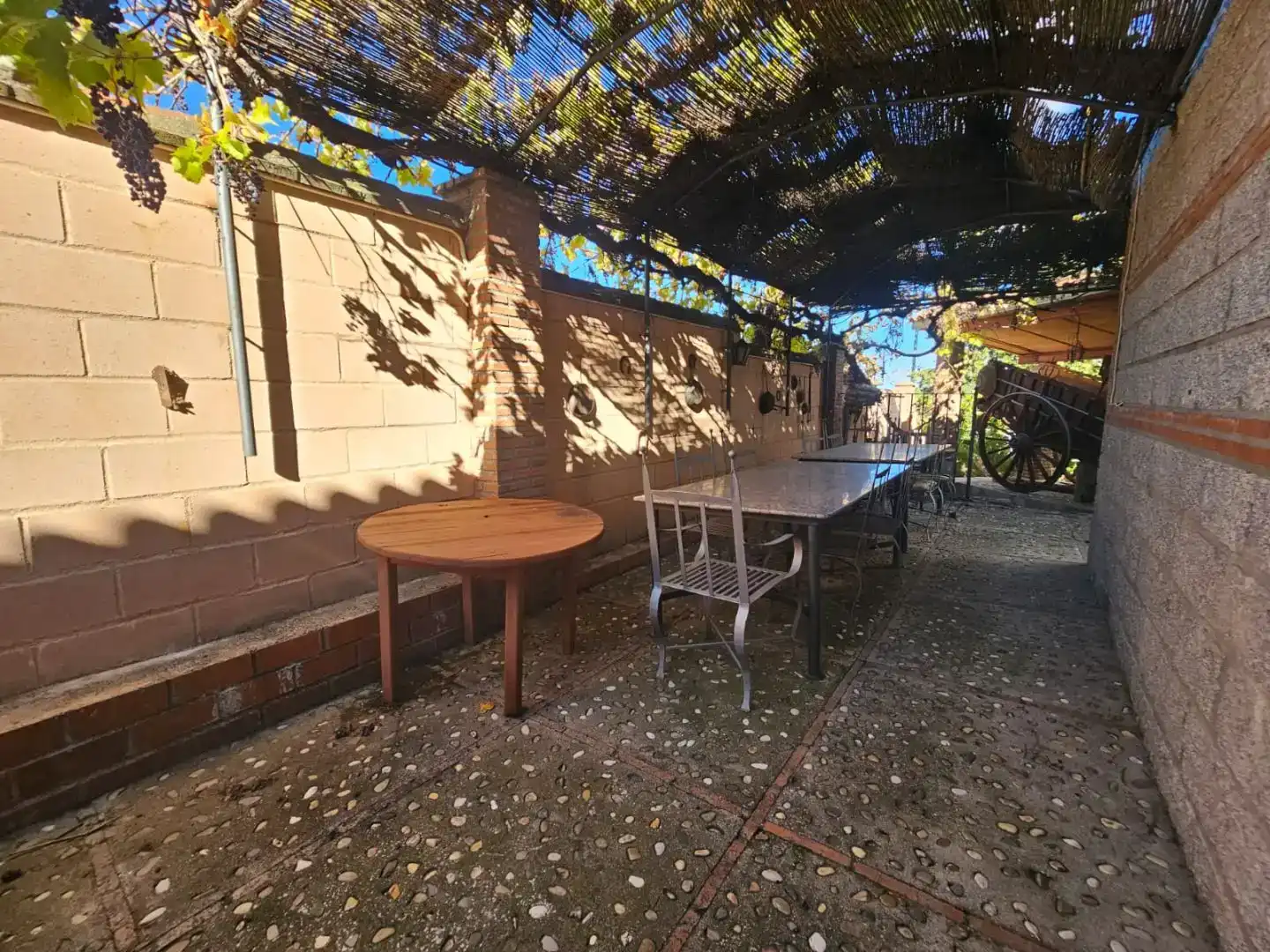 Terrassa de Casa o xalet en venda en Navahermosa amb Aire condicionat, Piscina i Balcó
