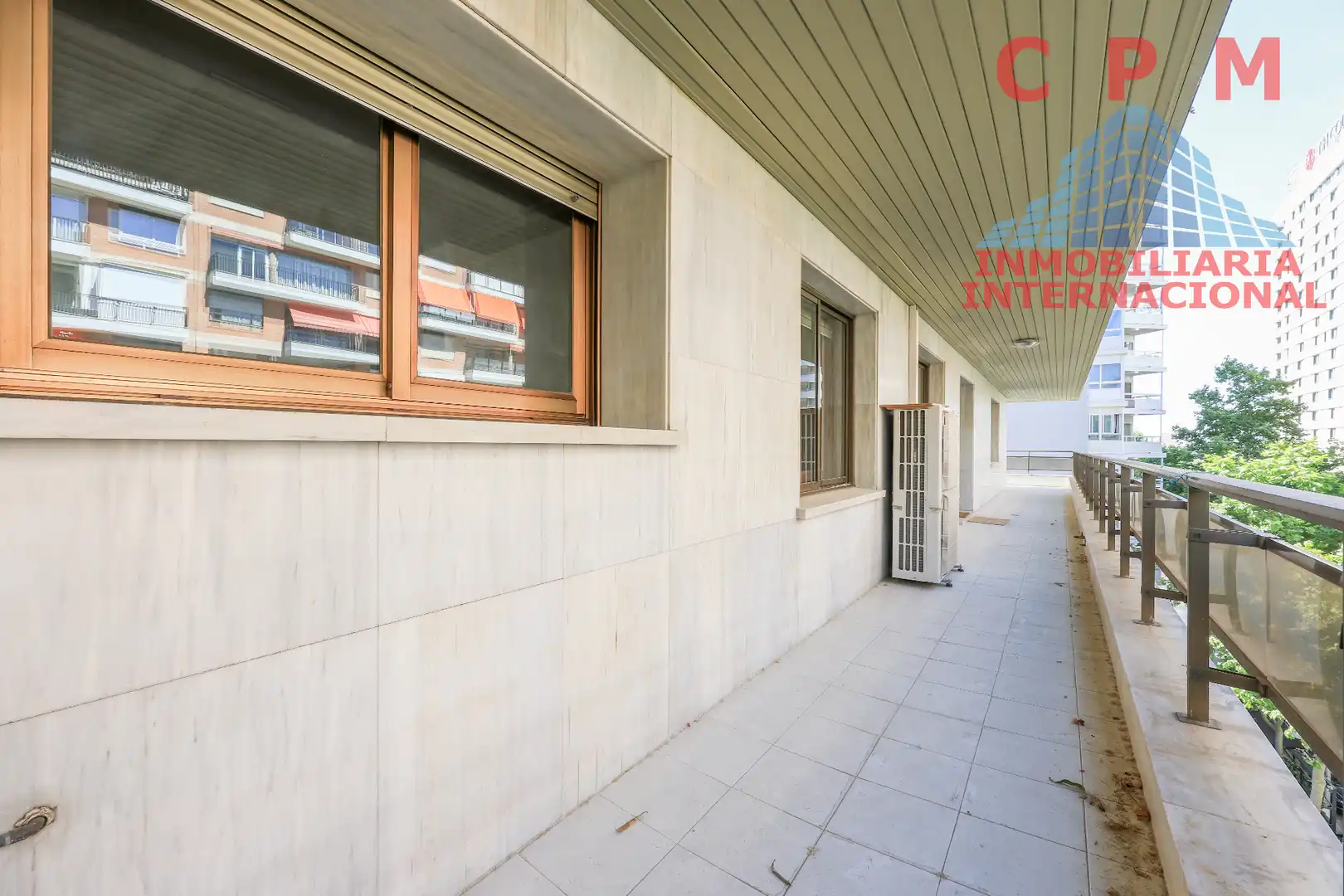 Außenansicht von Wohnung zur Miete in Madrid mit Klimaanlage, Heizung und Parkett