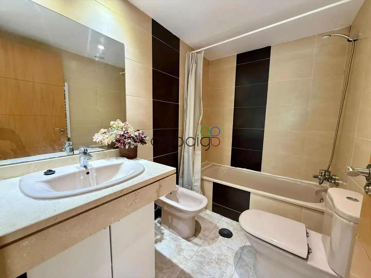 Baño de Piso en venta en Yebes con Calefacción, Terraza y Trastero