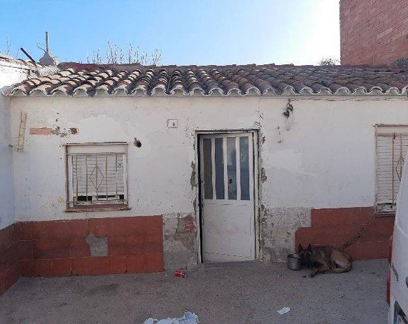 Exterior view of Single-family semi-detached for sale in Bell-lloc d'Urgell