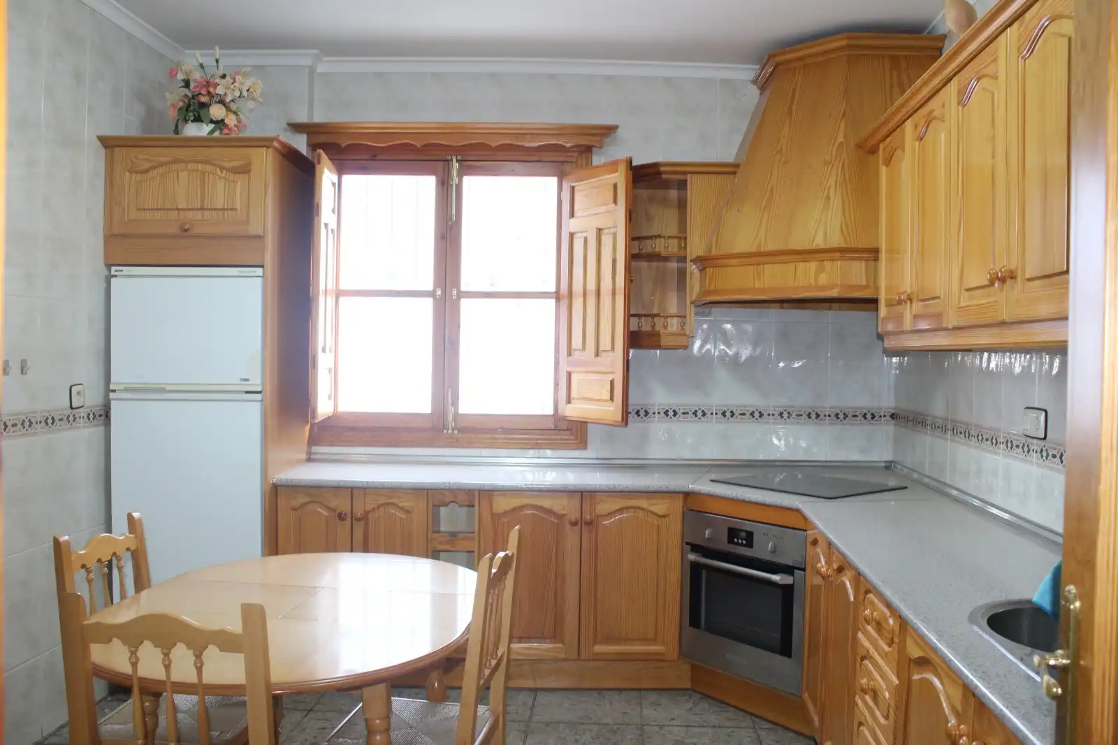 Cocina de Casa o chalet en venta en Nevada con Terraza, Trastero y Amueblado