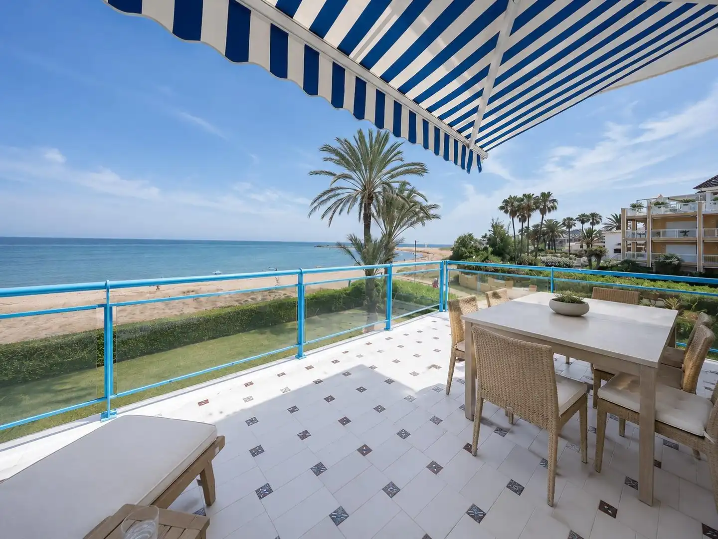 Apartment mit Pool zum Verkauf in Las Marinas / Les Marines