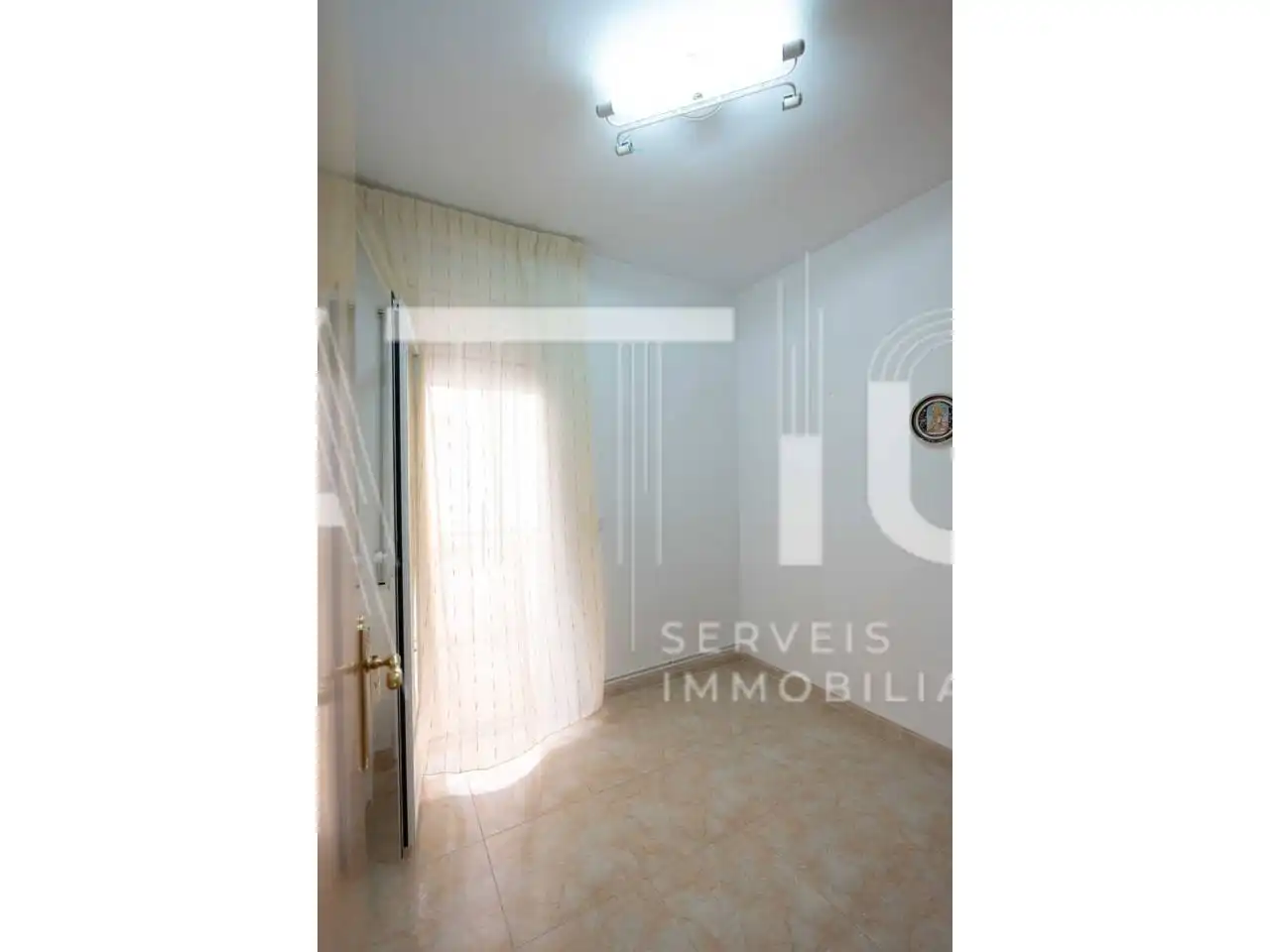 Habitación de Piso en venta en Sabadell con Calefacción y Balcón